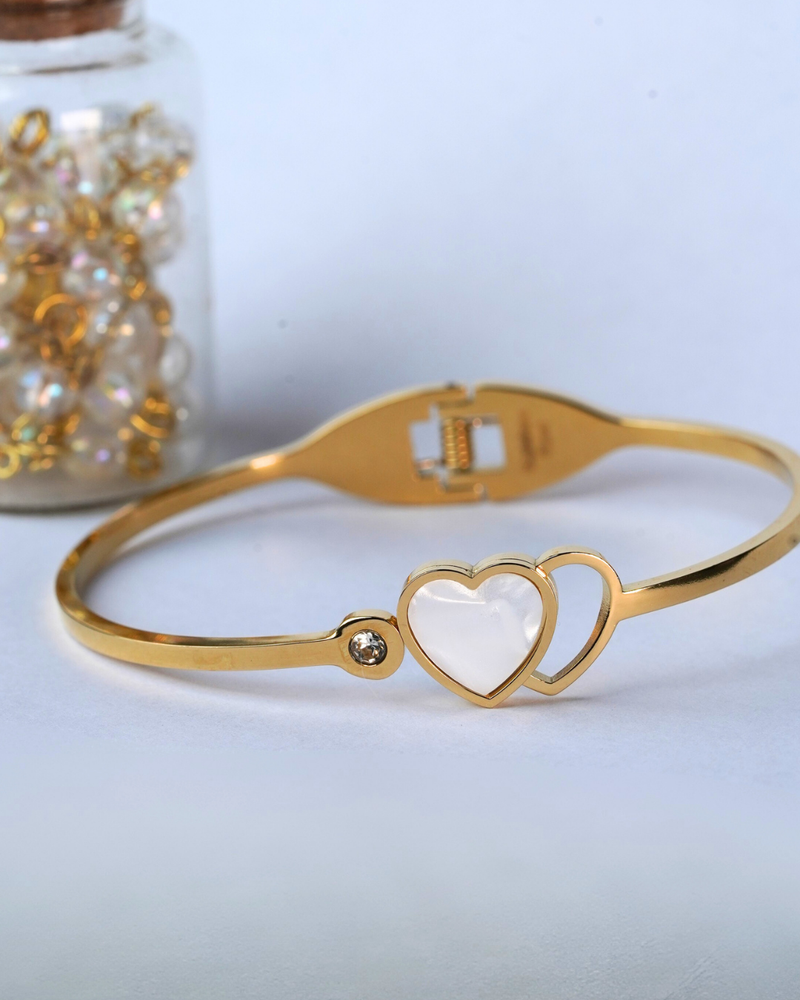 Two Hearts Bracelet Gold