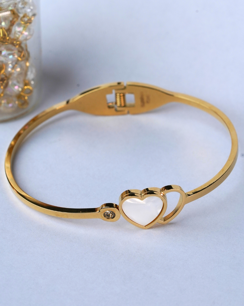 Two Hearts Bracelet Gold