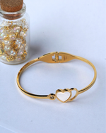 Two Hearts Bracelet Gold