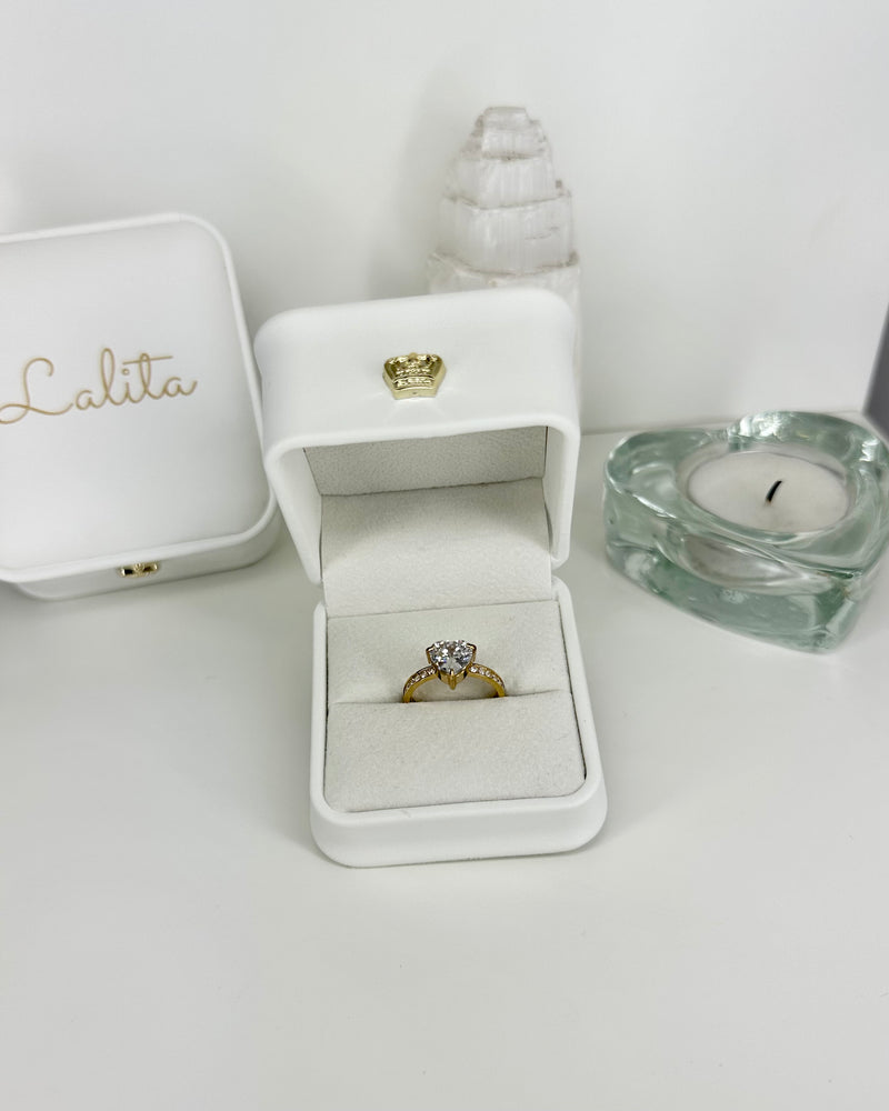 White Heart Ring - Gold