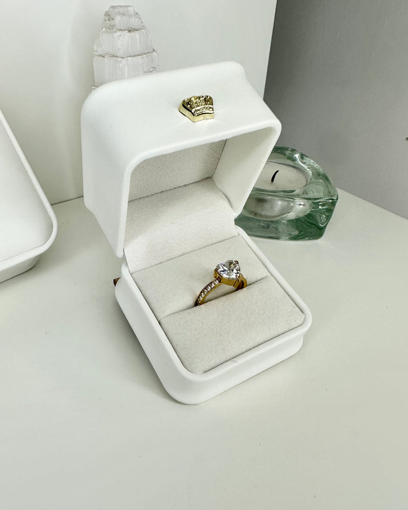 White Heart Ring - Gold