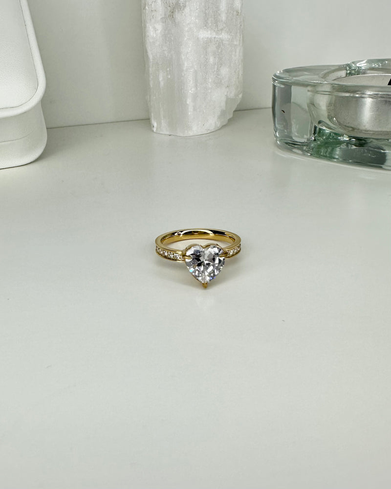 White Heart Ring - Gold
